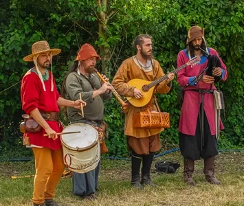 Caminaïre - musique troubadours médiévale fête Pérouges 2026