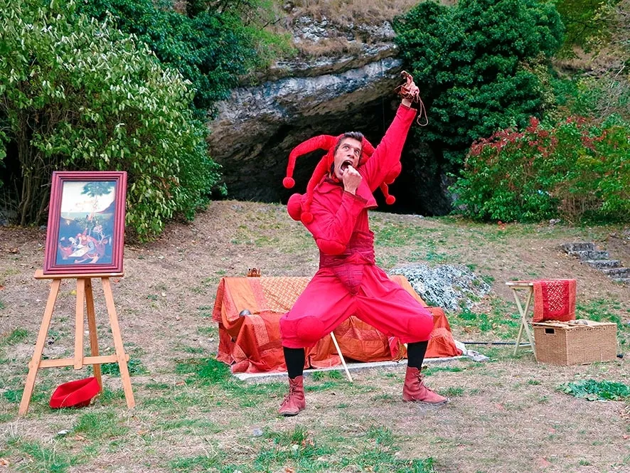 La Nef des Fous - théâtre de rue bouffons fête médiévale Pérouges 2026